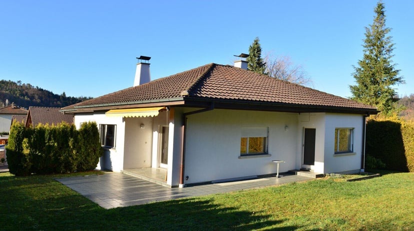 Charmante villa de 7.5 pièces dans un quartier recherché à Porrentruy - photo 1