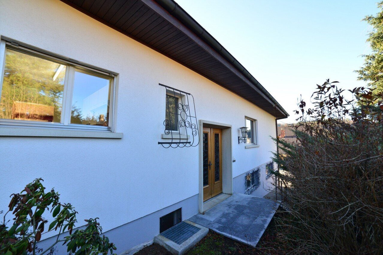 Charmante villa de 7.5 pièces dans un quartier recherché à Porrentruy - photo 2
