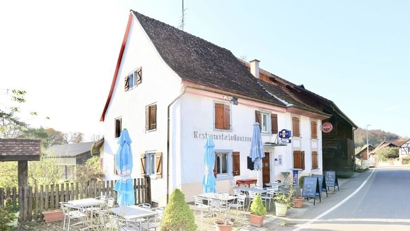 Domaine équestre avec hôtel-restaurant et appartement de fonction - photo 2