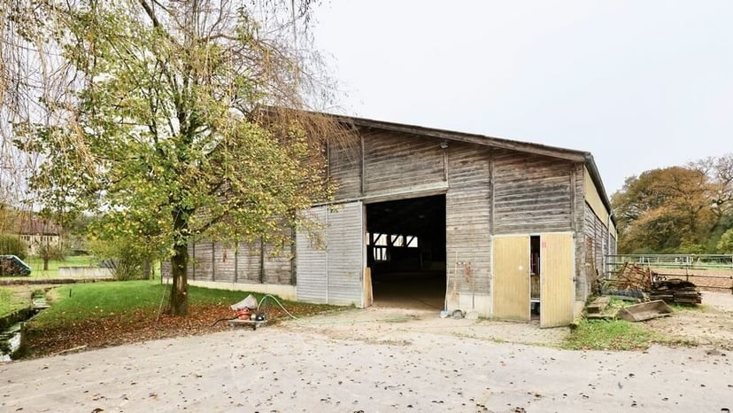 Domaine équestre avec hôtel-restaurant et appartement de fonction - photo 3