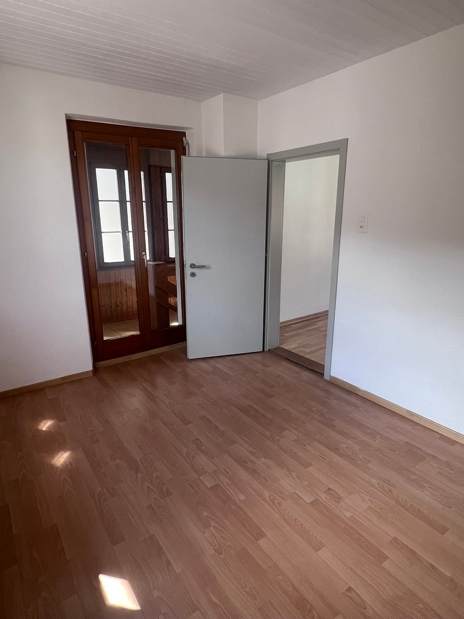 A deux pas du centre-ville, spacieux appartement de 4,5 pièces (87 m2) - photo 3