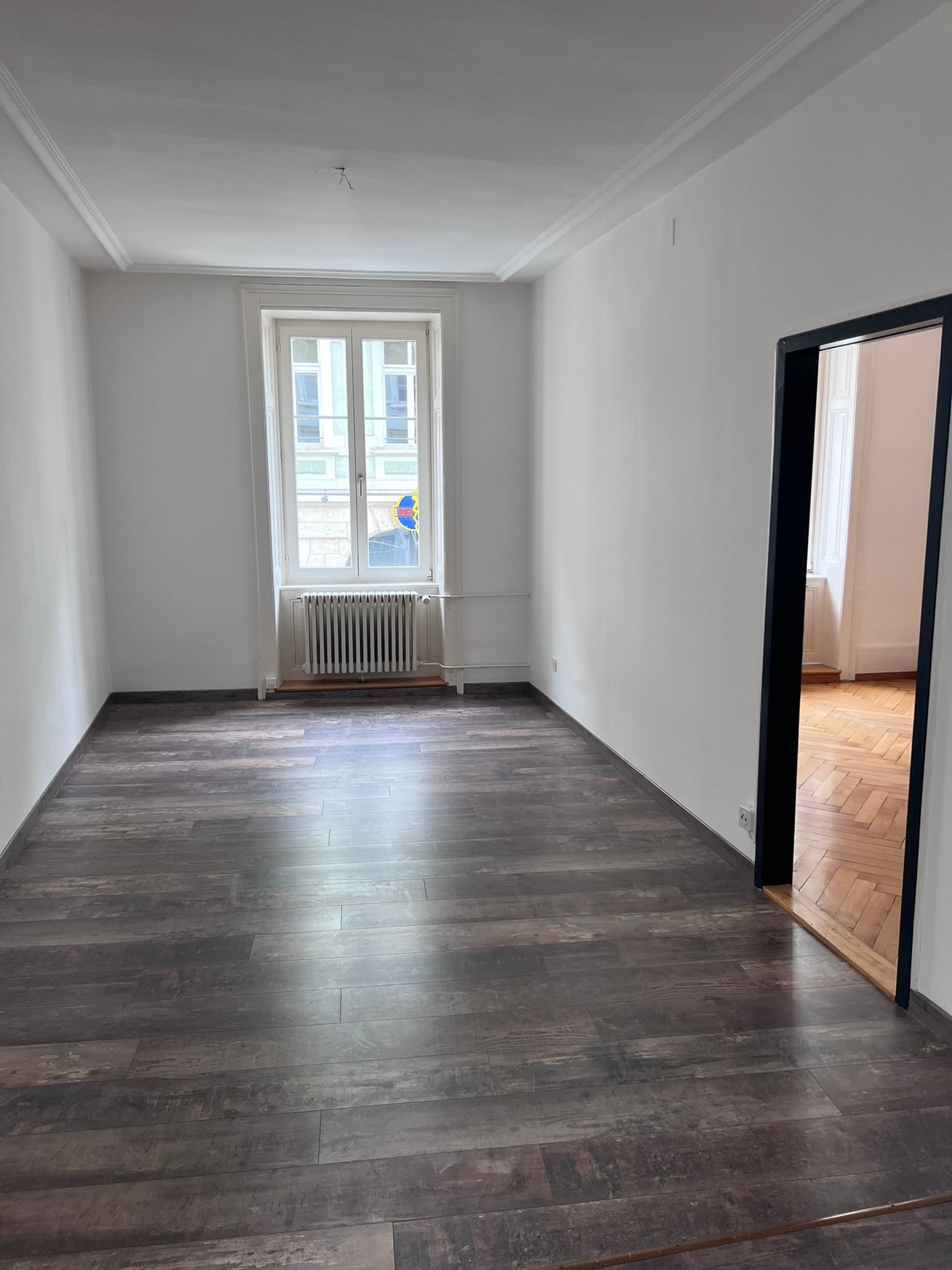 En vieille-ville, appartement de 3,5 pièces entièrement rénové au 1er - photo 4