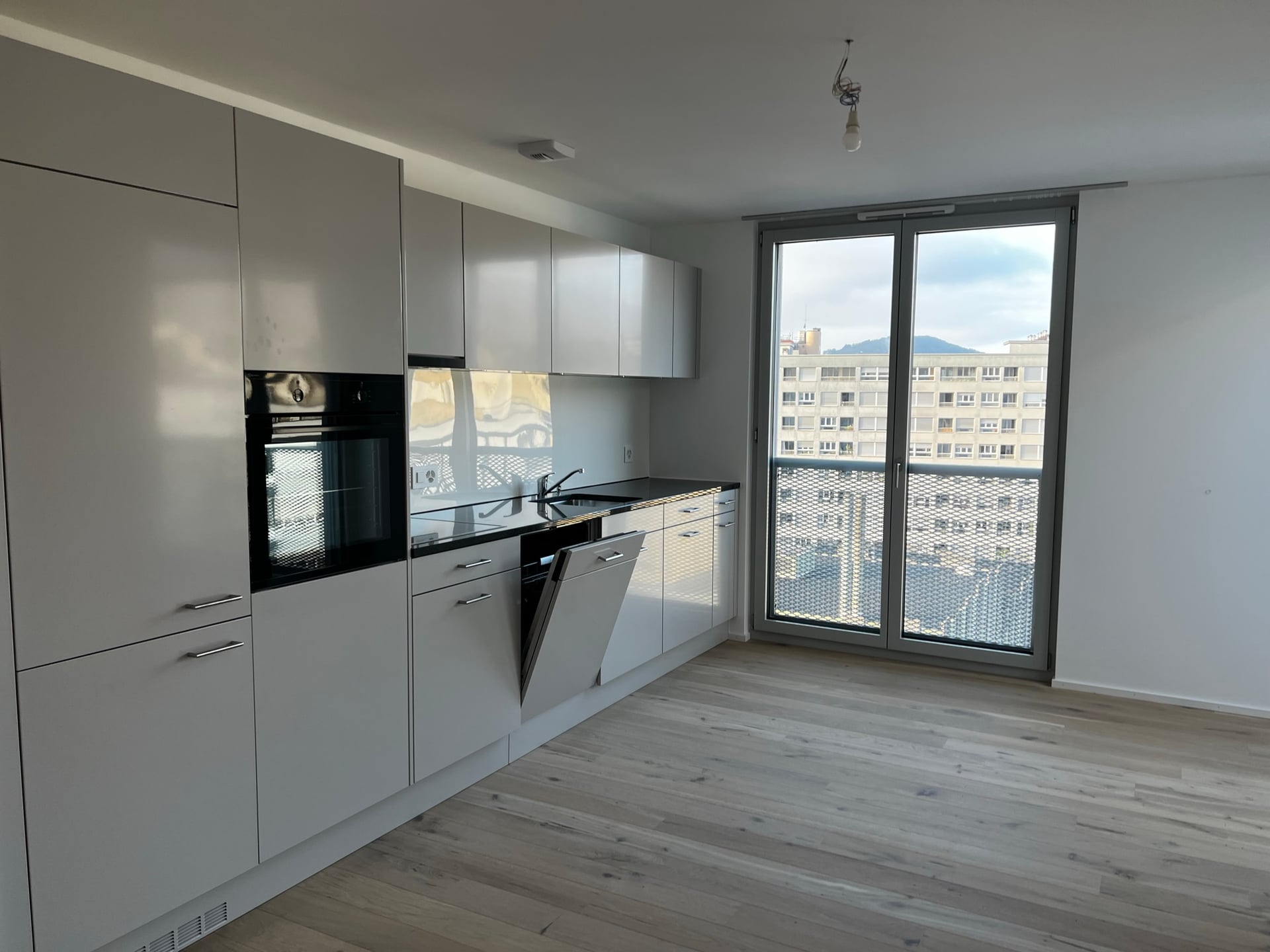 Attique (n° 19) de 4.5 pièces à louer dans immeuble neuf avec ascenseu - photo 3