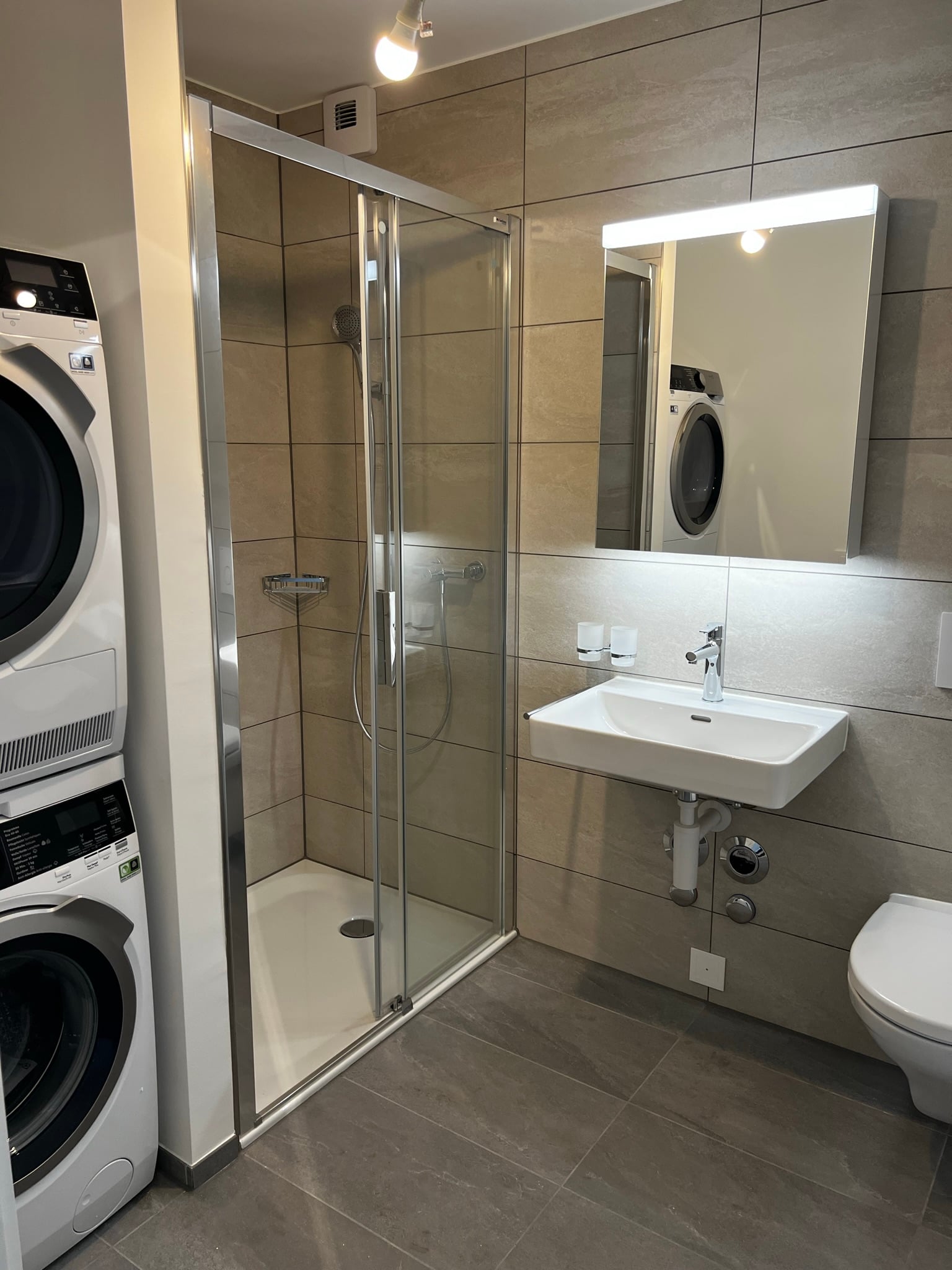 Attique (n° 19) de 4.5 pièces à louer dans immeuble neuf avec ascenseu - photo 4