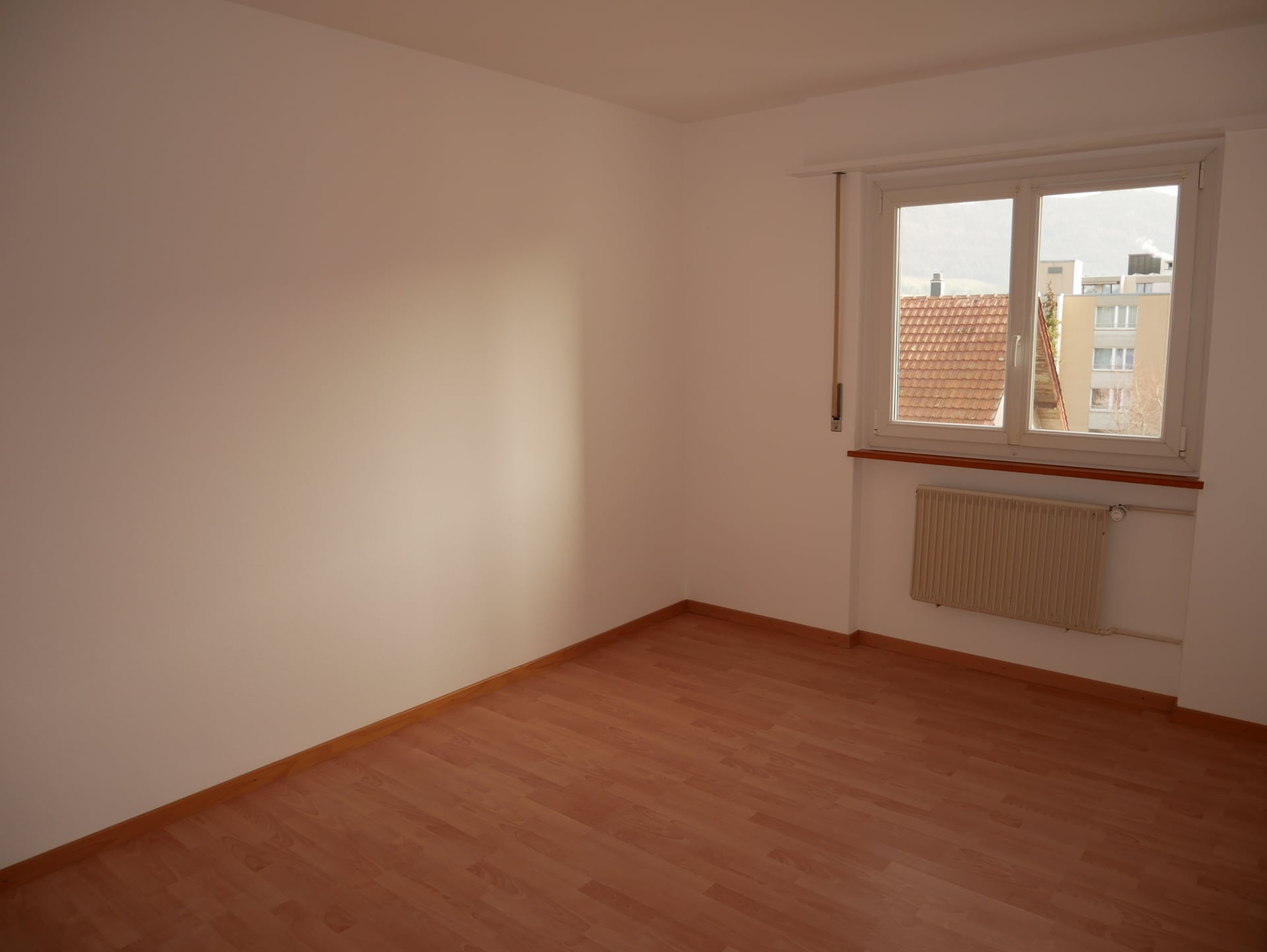 A deux pas de la gare, appartement de 3,5 pièces - photo 3