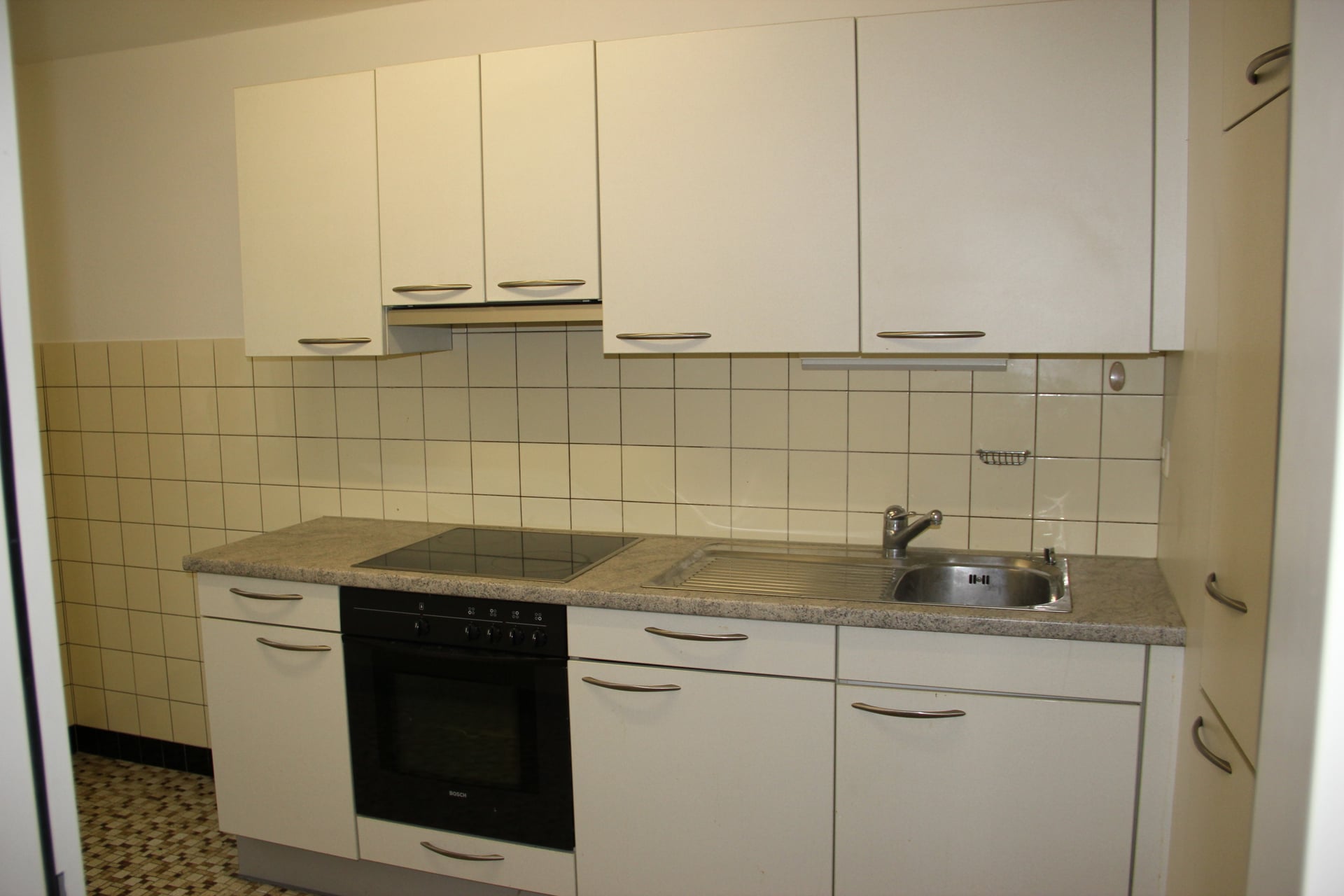 Proche du centre-ville, appartement de 1.5 pièces au rez-de-chaussée - photo 2