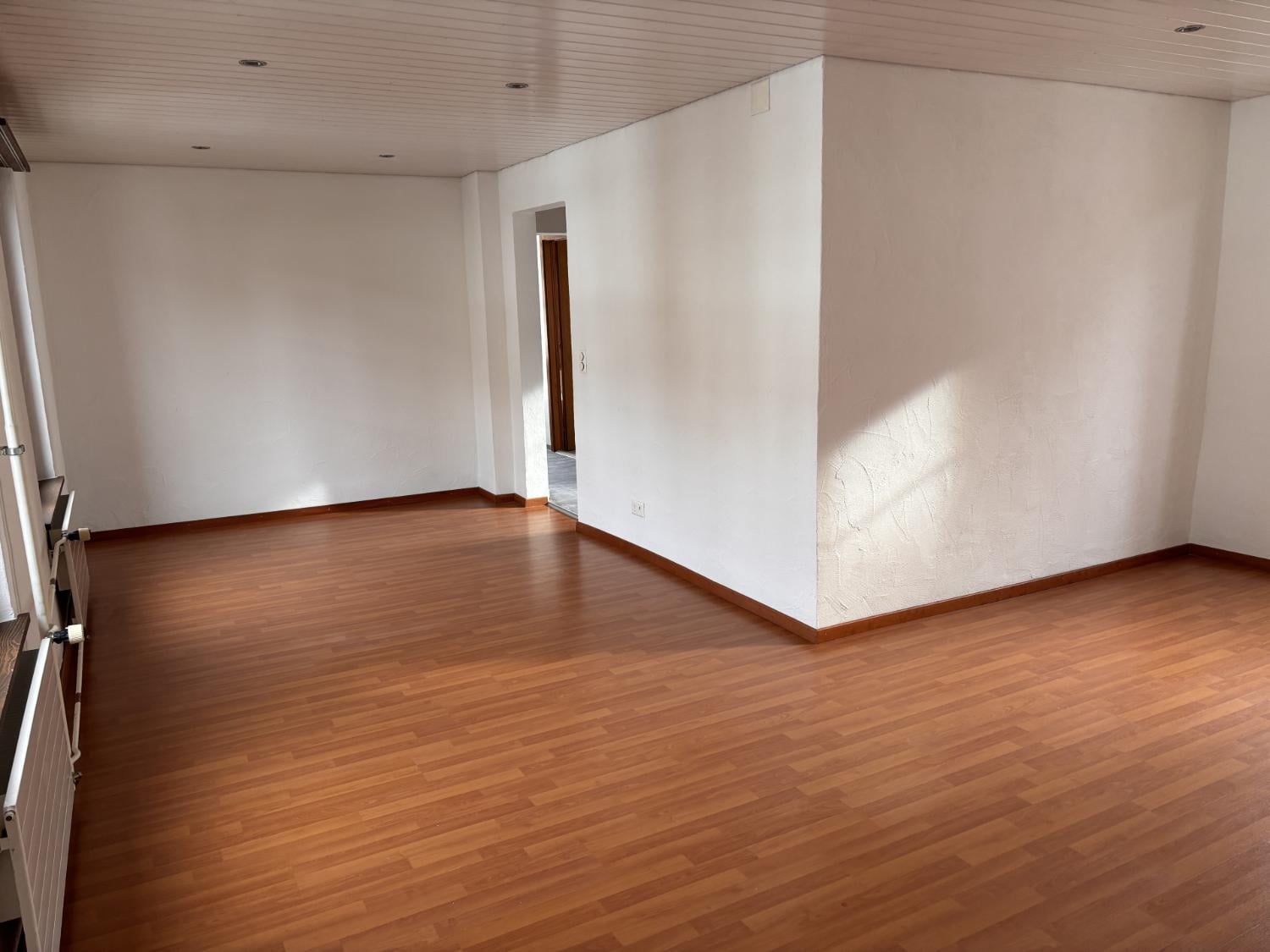Non loin du centre-ville, appartement de 2.5 pièces à louer - photo 4