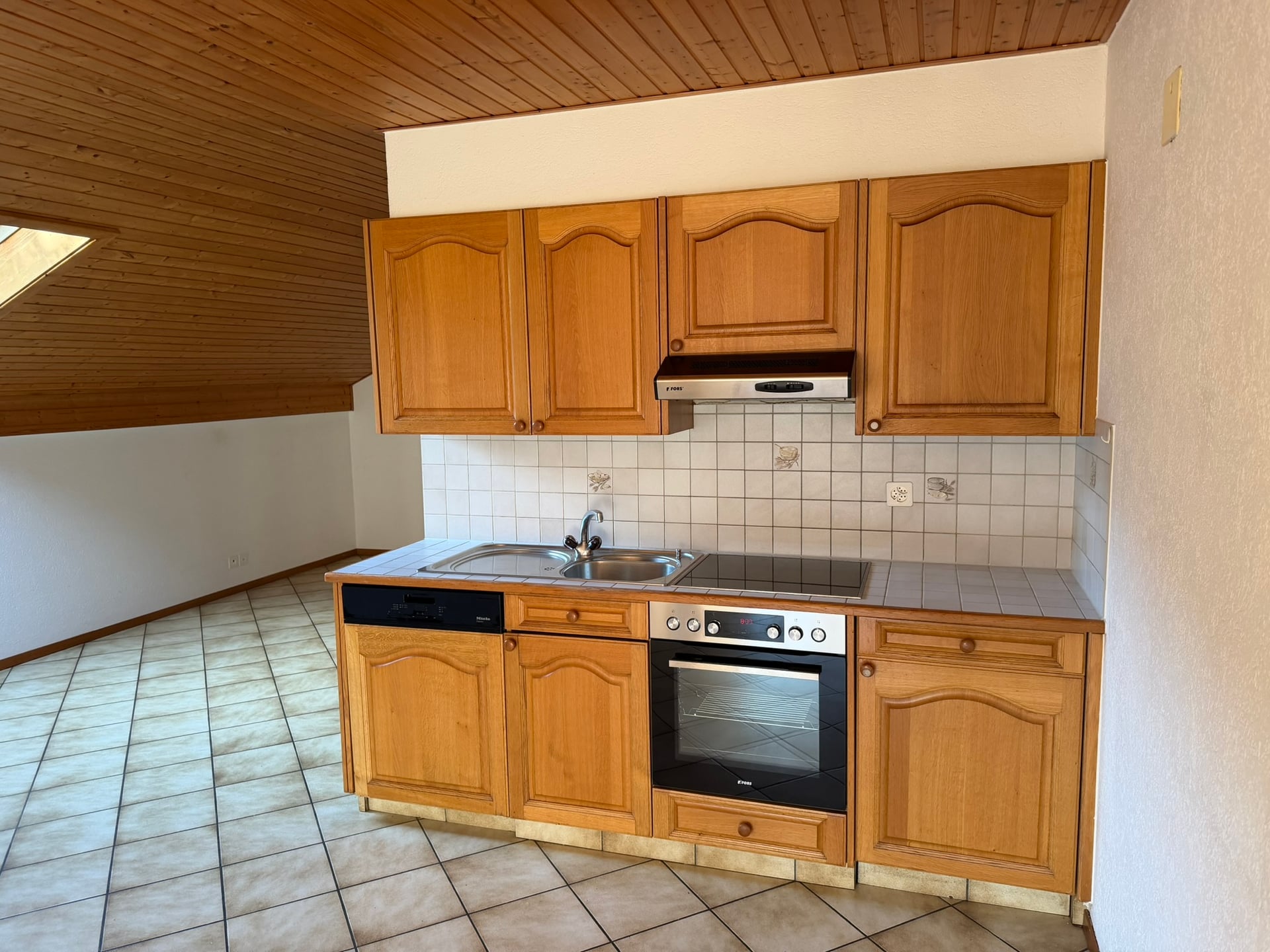 Glovelier - appartement de 2.5 pièces à louer - photo 1