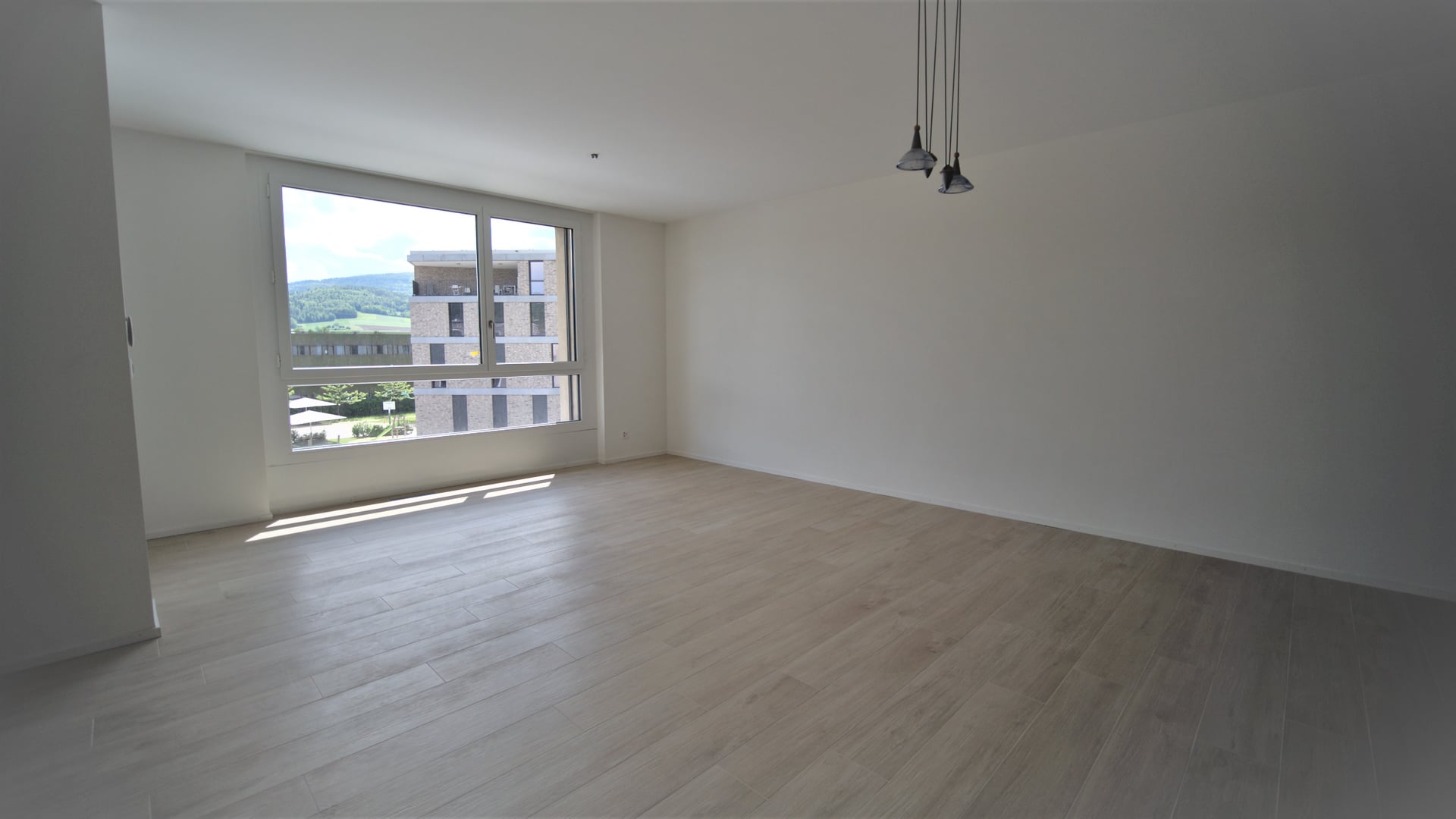 Appartement 2.5 pièces lumineux - Delémont - photo 3