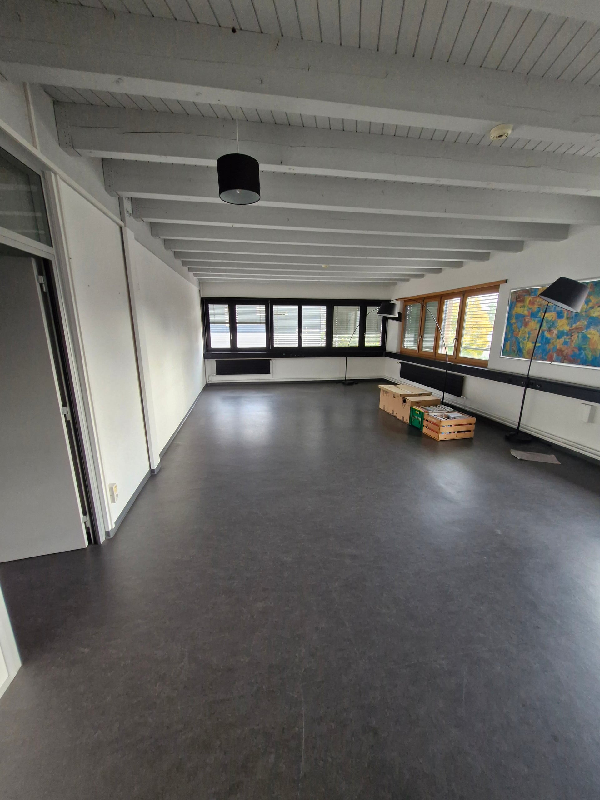 Local commercial de 92m2 en zone industrielle de Delémont - photo 1